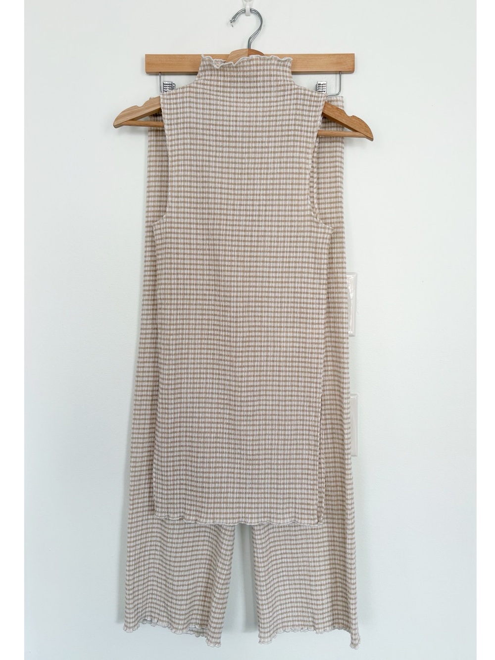 Aritzia || Wilfred Verona Pant and Tank Set Seersucker Tan Cream Small - Picture 1 of 8